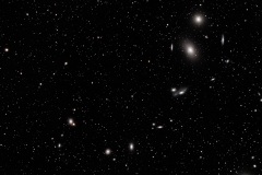 Markarian_Chain_2021_04_04_Kapelle_100_400_300_f_7_1_ISO_800_NoFilter_EXPTIME_181_integration_balanced_croped_ABE_denoised_stretched